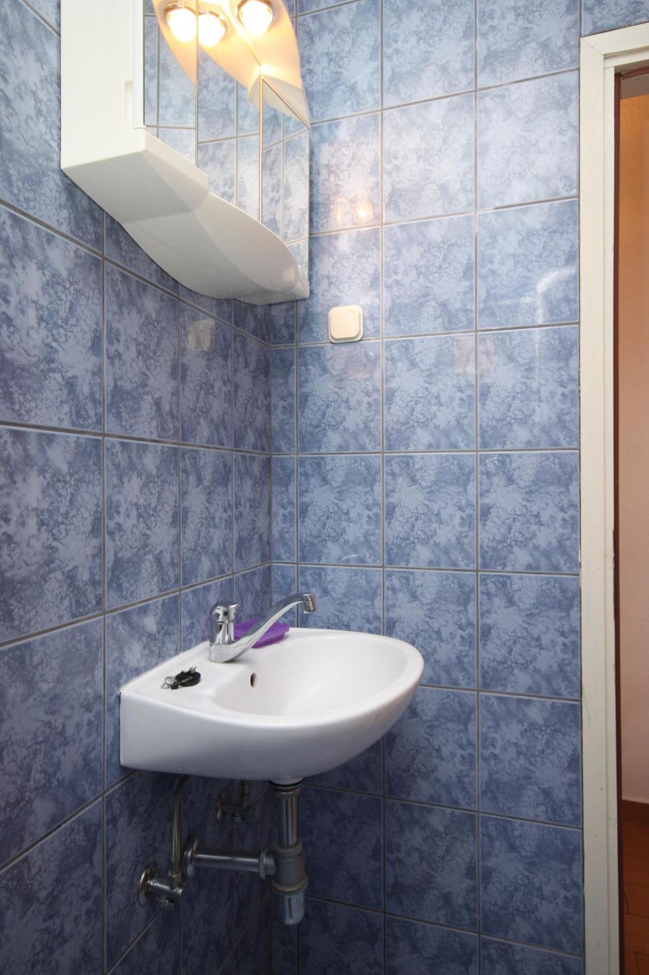 Apartments With A Parking Space Zivogosce - Porat, Makarska - 6700 Igrane Room photo